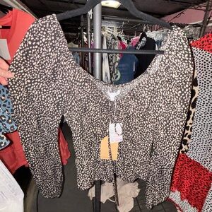 FSL+ Women’s Black & tan Printed Long-Sleeve Blouse NWT medium